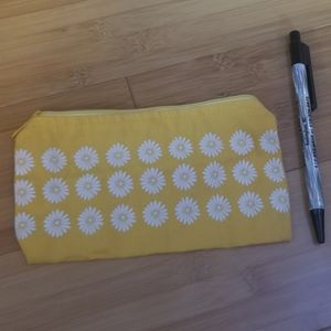 10/$10 LipMonthly Floral Fabric Makeup Bag